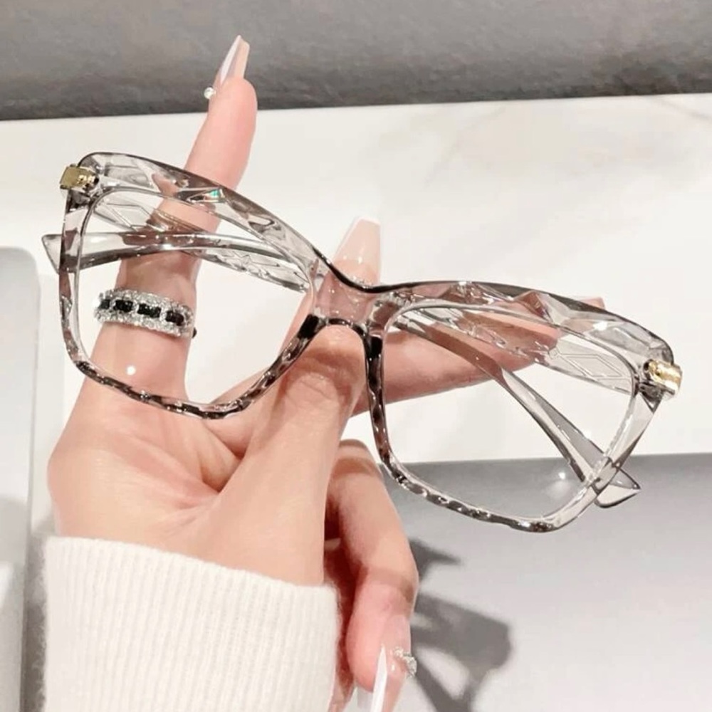 New”blue light”cat eye glasses with case for daily life.Color-clear/ light gray.